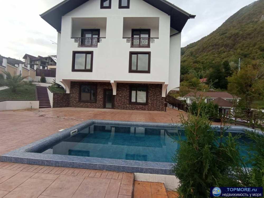 Лот № 134766. Продаю домовладение!   Вдали  от городской суеты, в центре экологически чистого района, по соседству с...