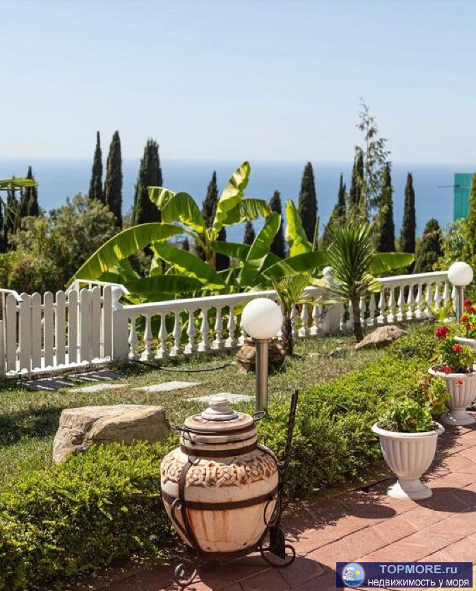 Выстален на продажу трехэтажный гостевой дом общей площадью 375 кв.м. на 5 сот земли ,  на территории сан. им Семашко... - 1