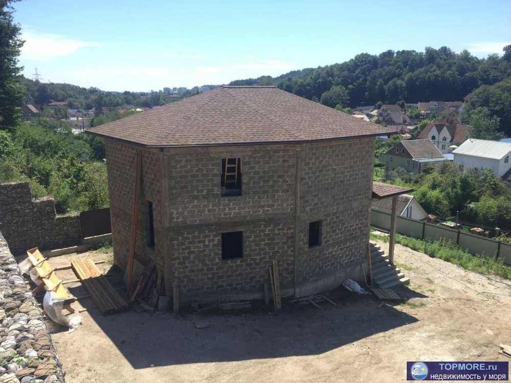 Дом очень качественно построен.Приличные соседи.Место тихое,инфроструктура рядом.  - 1