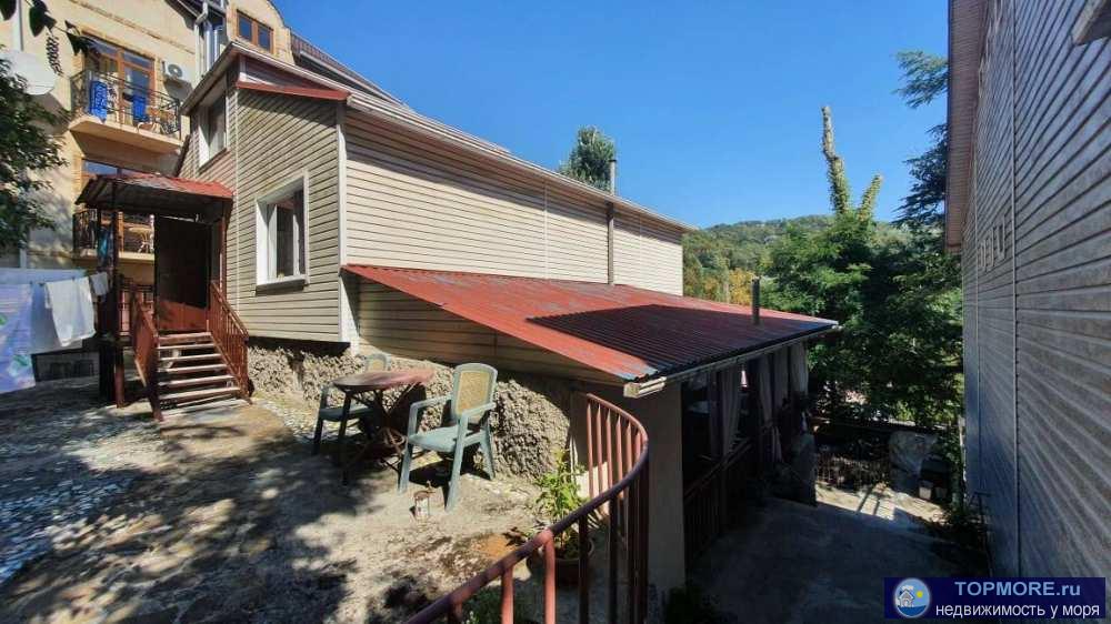 Продаётся частный гостевой дом в очень удобном месте Хосты. Рядом, в 10м., расположена автобусная остановка со... - 1