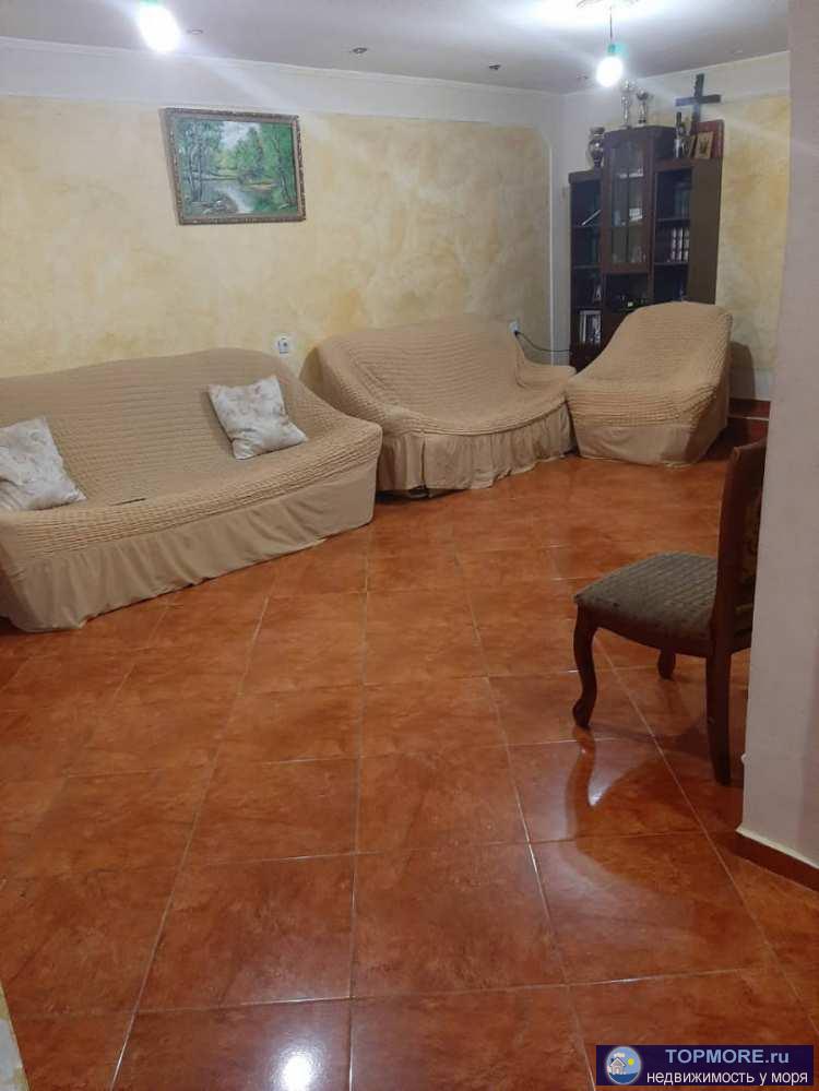 Жилой гараж в Таврии. Коммуникации городские, отопление-газовый котел. Развитая инфраструктура-школа №53, 2 детских... - 1