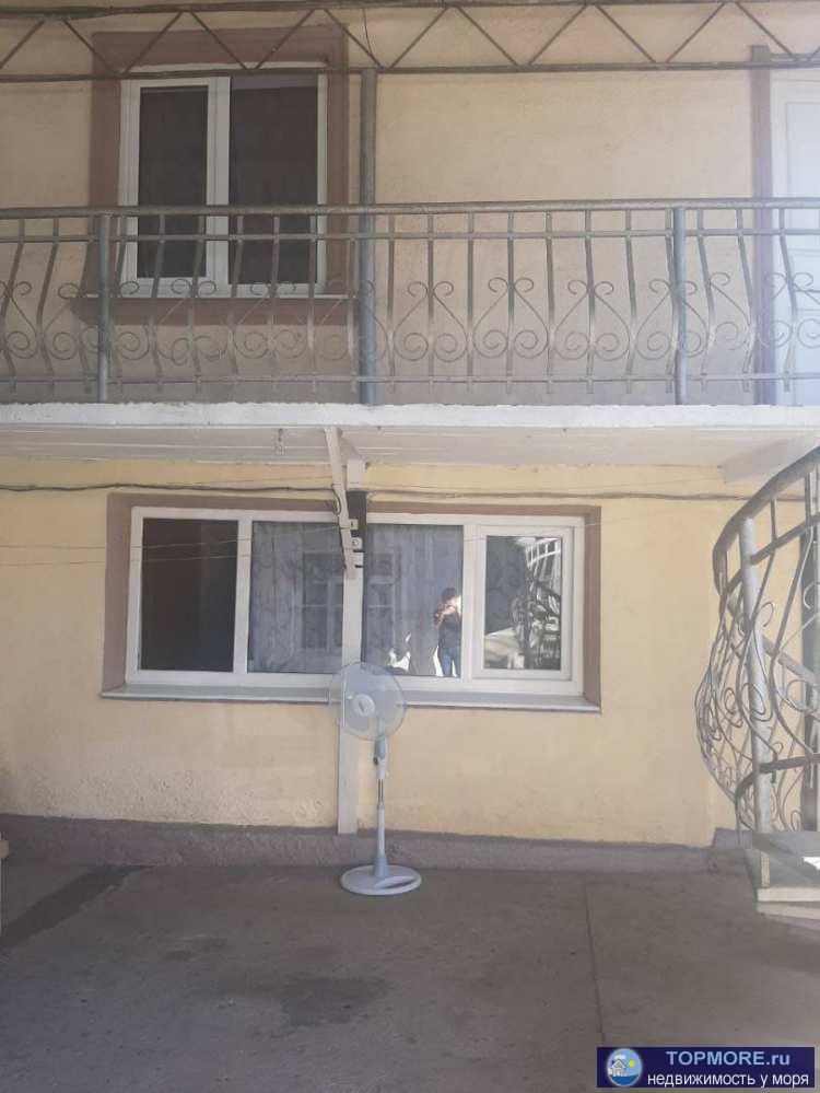 Срочно продам дом ! Дом находится возле дороги, очень хорошие подъездные пути. Дом идеально подойдет как для жизни,... - 2