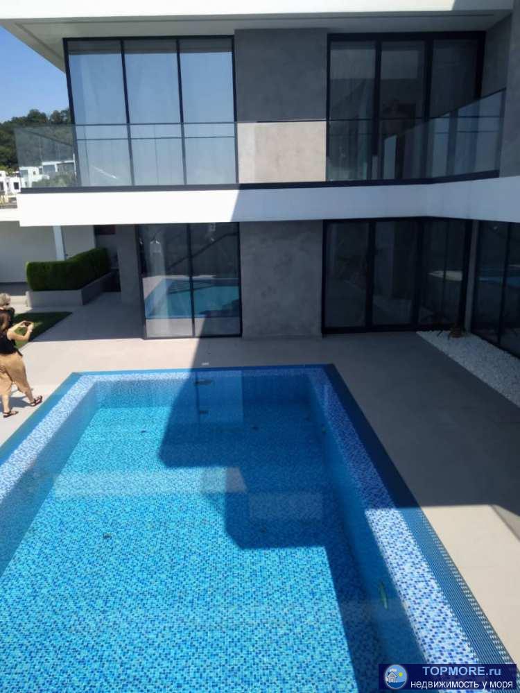 Лот № 129409. Эксклюзивное предложение о продаже Элитного коттеджа построенного в стиле хай-тек.Коттедж бережно... - 1