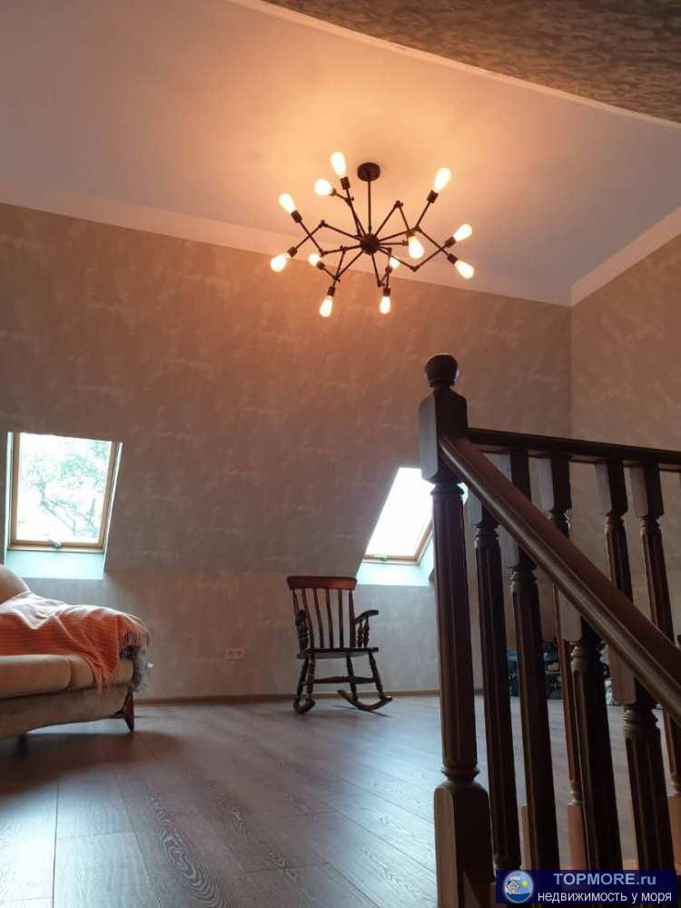 Дом с хорошим ремонтом и мебелью. Все коммуникаци есть, в том числе газ!. В доме на всех этажах регулируемые теплые...