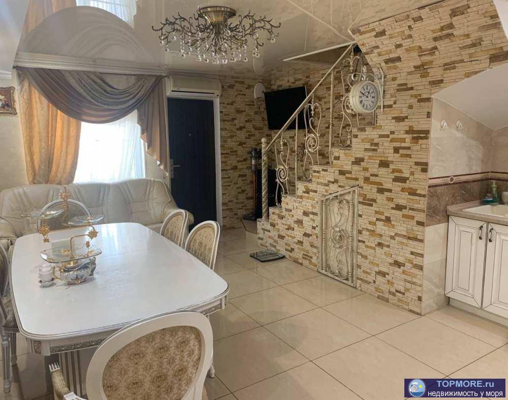 В центре поселка Лазаревское.В 10 минутах от моря и ценров развлечений продается трехэтажный таунхаус для большой... - 1