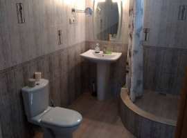 Лот № 126761. Продается просторный дом + гостевой пристрой в Хосте....