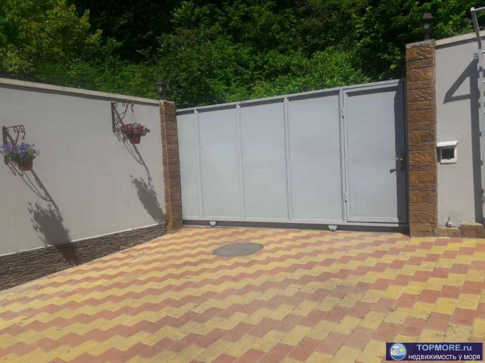 Продается дом в самом экологически чистом районе города. Дом находится в окружении деревьев, рядом с лесным массивом.... - 2