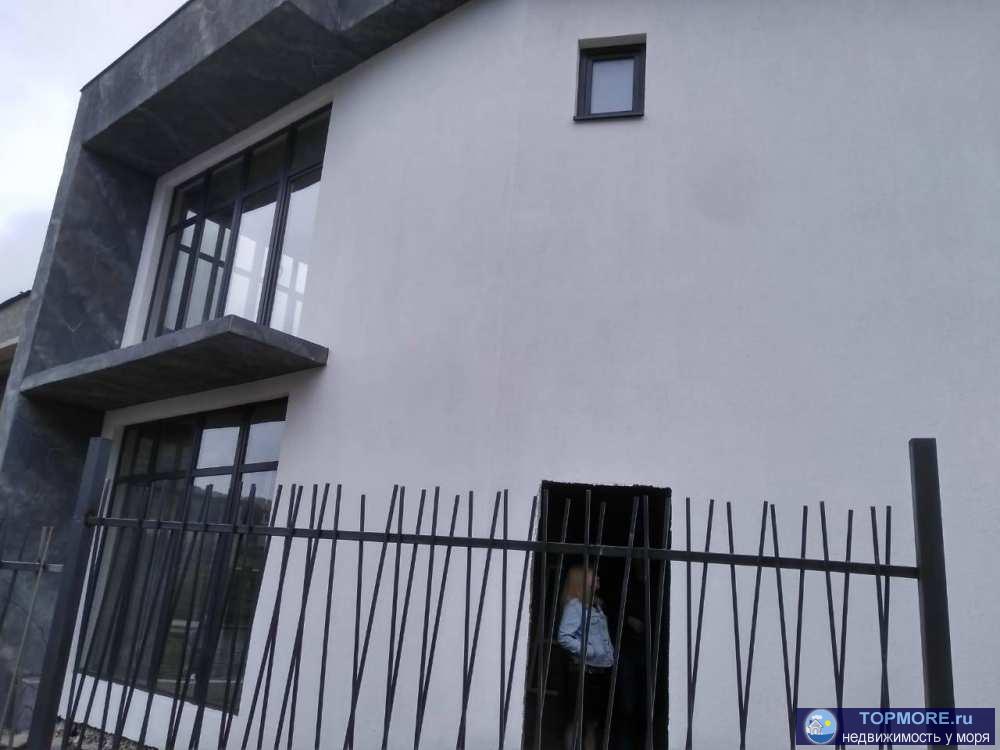 Продаю дом в стиле хай-тек в поселке закрытого типа, расположенный в центре Дагомыса. Удаленность от оживленной... - 1