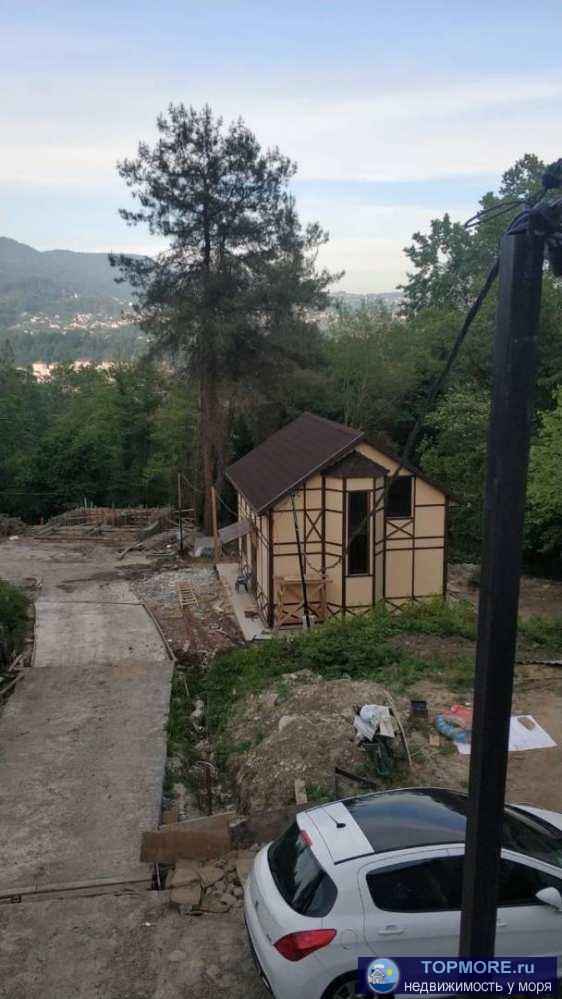 Продается дом 98кв.м. 2 этажа. 4 комнаты: на втором этаже 3 комнаты и санузел, на первом этаже гостиная кухня и также... - 1