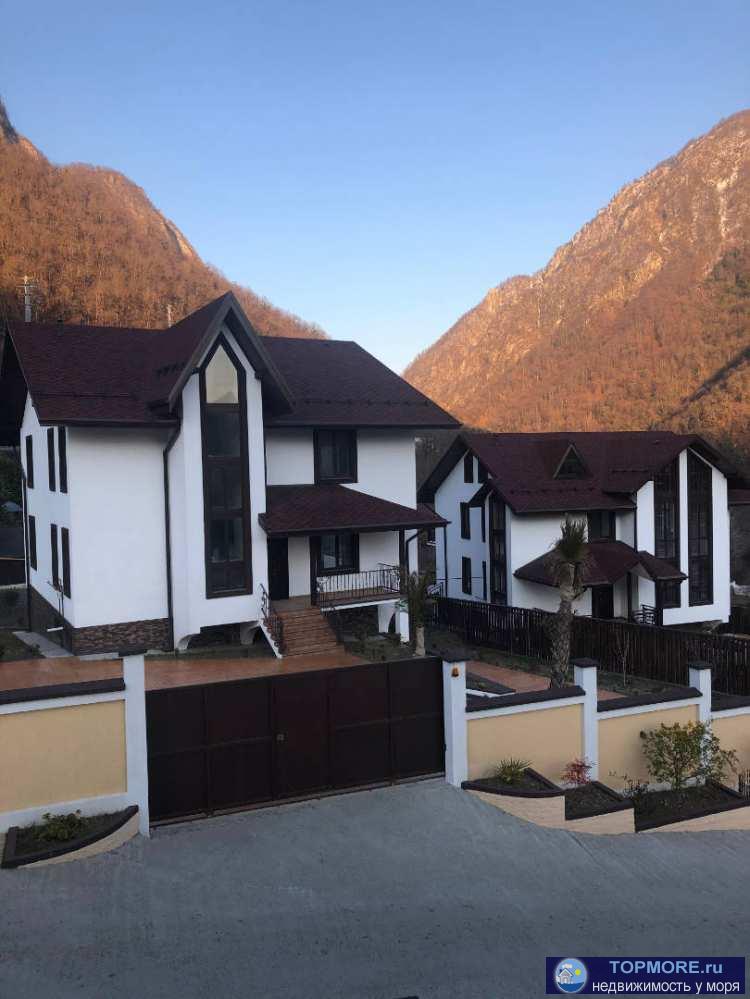 Продаются 2-этажные коттеджи 220 кв.м. + 60 кв.м. мансарда в благоустроенном коттеджном поселке. Все коммуникации... - 1