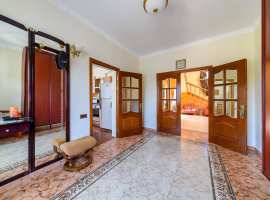 Продаётся вилла на Известиях.На участке площадью 31 сотка...