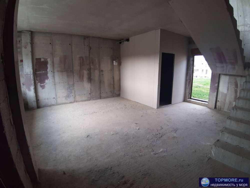 Продаётся таунхаус с панорамными окнами,балконом и приусадебным участком в центре Адлера.Коммуникации... - 2