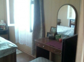 На участке 5 соток построено 2 жилых дома. Все коммуникации. В...