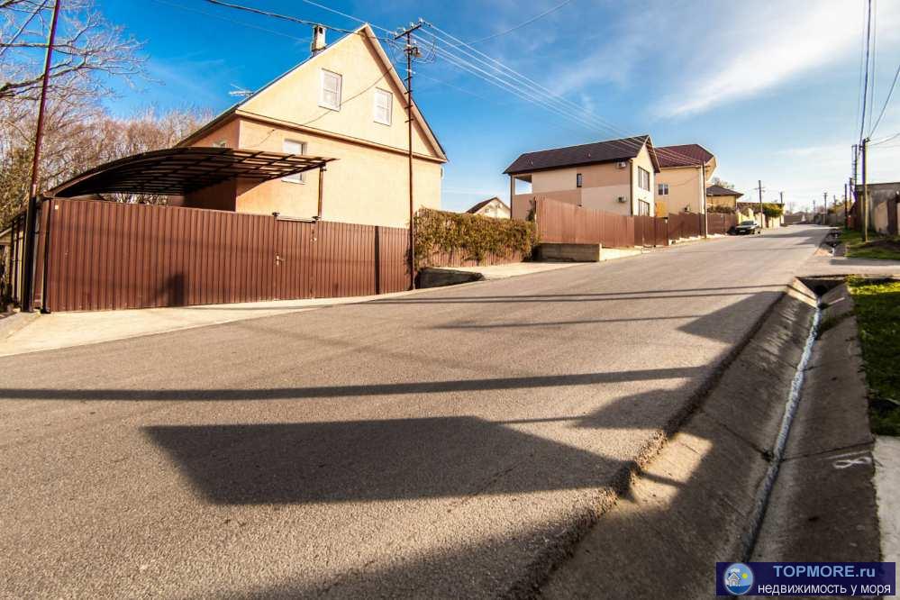 Лот № 110795. Продаётся очень просторный и теплый дом находится на улице Черновицкая, г. Сочи.  Расстояние до моря и...