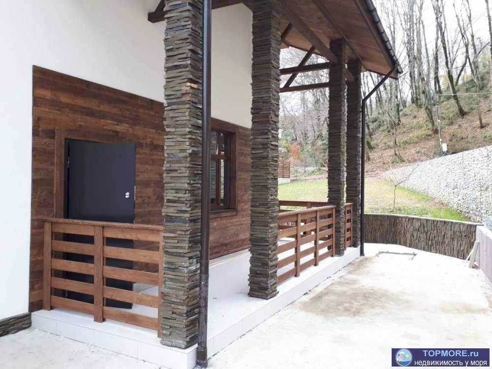 Дом монолитный ж/б с заполнением блоком, размер 10.5 х 11.7, полезн­ой площадью 202 м2.Отделка фасада натур­альный... - 2