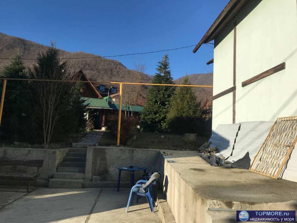 Дом в сердце Красной Поляны. Участок 5,25 соток оформленных + 1,25 в пользовании. На участке два дома. Один из них...