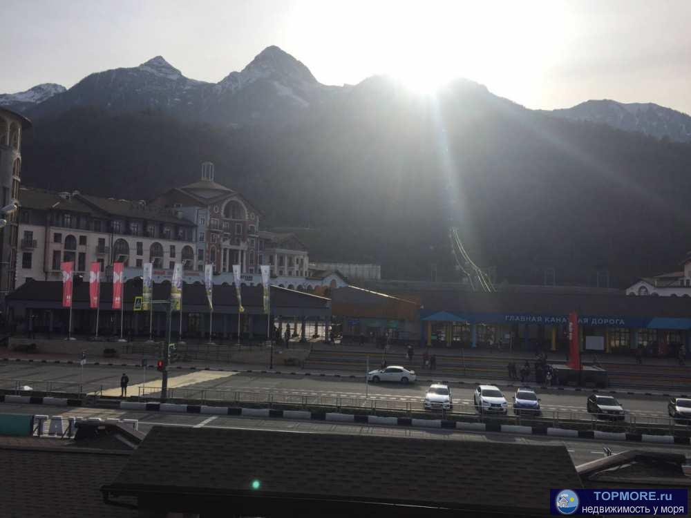 Трехэтажный таунхаус в коттеджном поселке, площадь 360 кв м. Возможна продажа отдельно первого этажа, и второго и... - 2