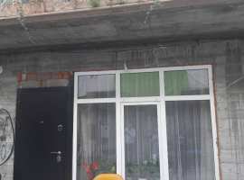 Двухэтажный гараж с отличным ремонтом, кухня и туалет на первом...