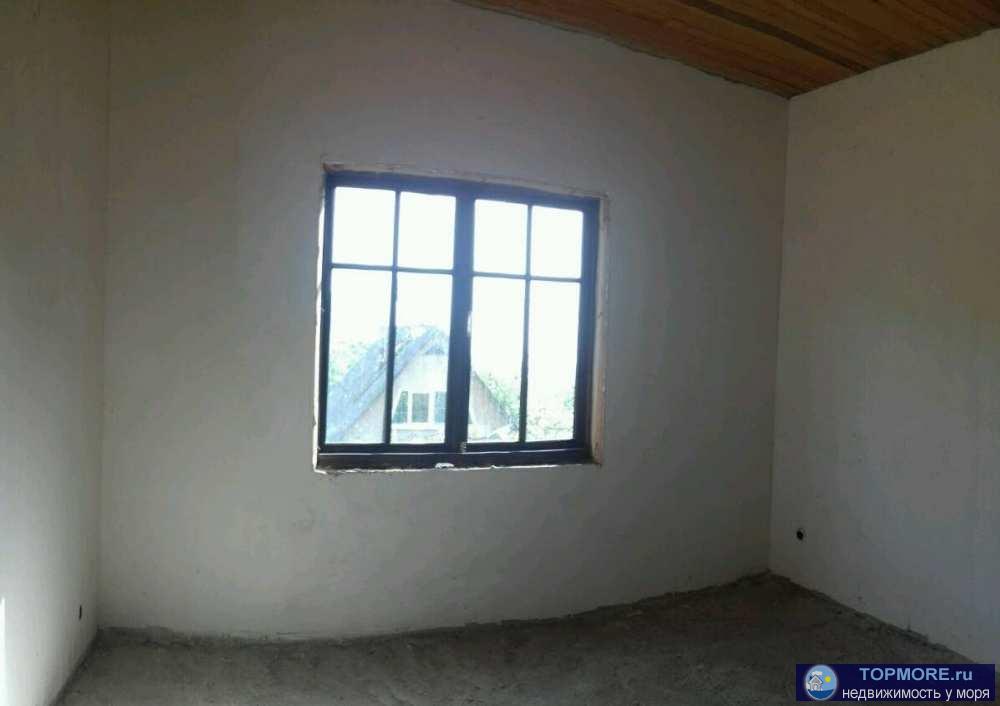 Большой дом с видом на море и горы находится в загородном посёлке Мамедова щель, находящееся близко к городу...