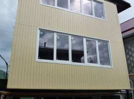 Трехэтажный жилой гараж 200 кв.м. Все коммуникации.