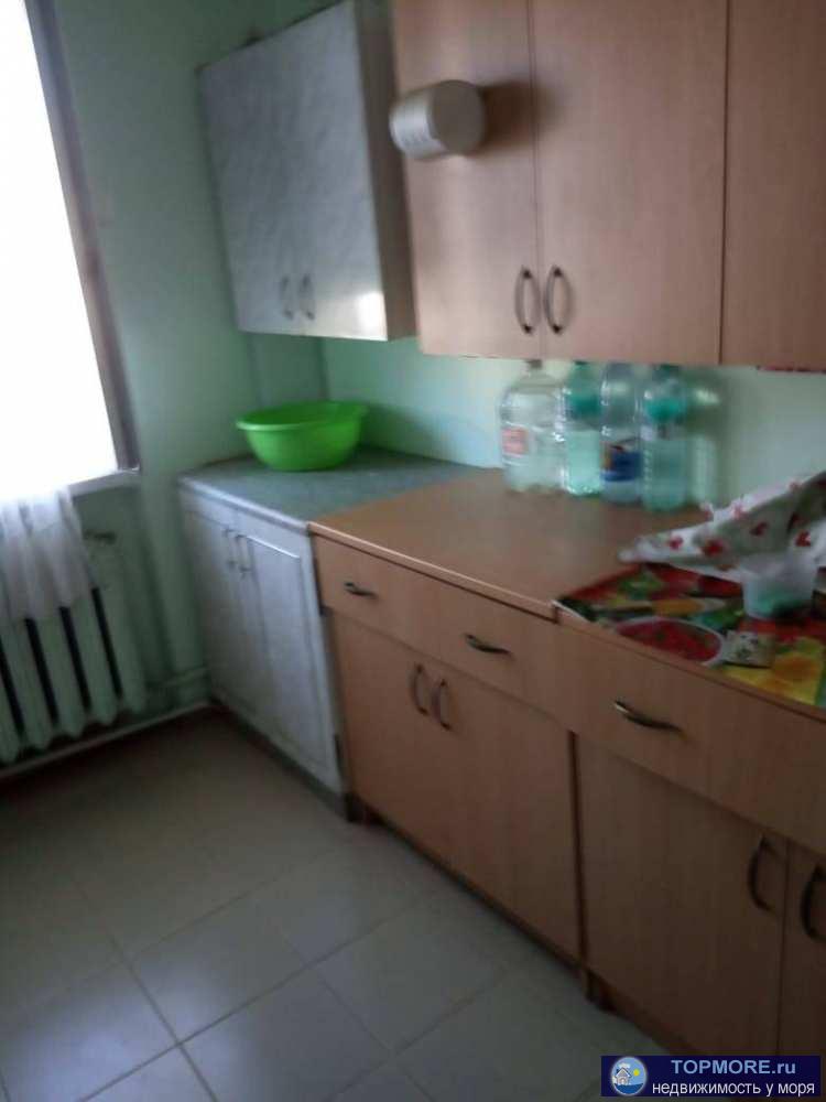 Комната в общежитии. секция из 5 комнат. душ, кухня, туалет общие.  - 1