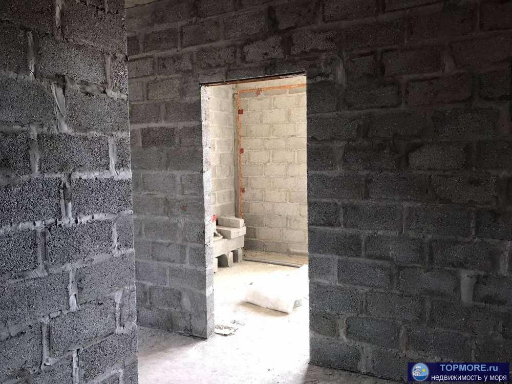 Продам очень просторную двухкомнатную квартиру 89 м2 в жк Азимут на первом этаже. Площадь жилых комнат: 10,5 м2 (с...