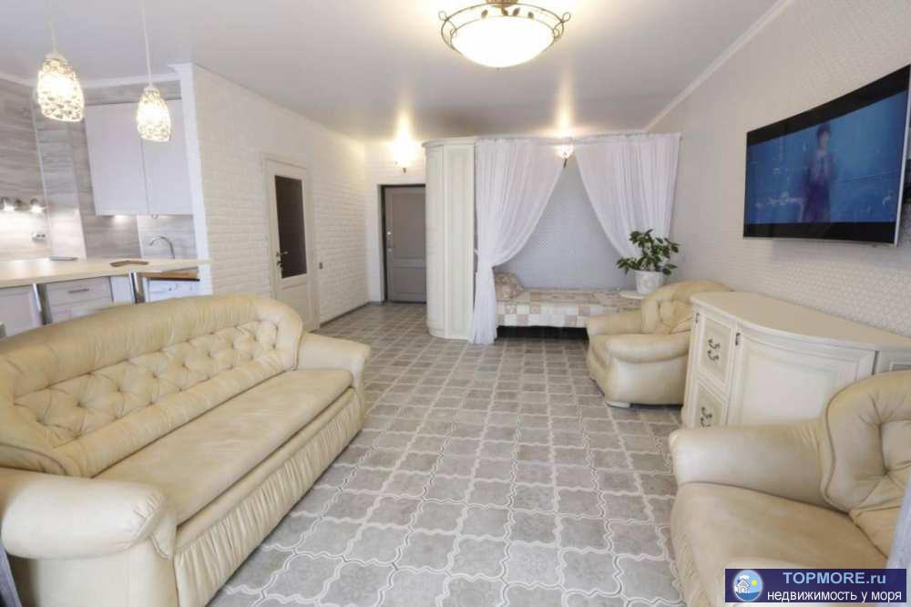 Однокомнатная квартира 45кв.м с прекрасным виидом на море. 9этаж 12этажного дома. Балкон. Качественный ремонт....