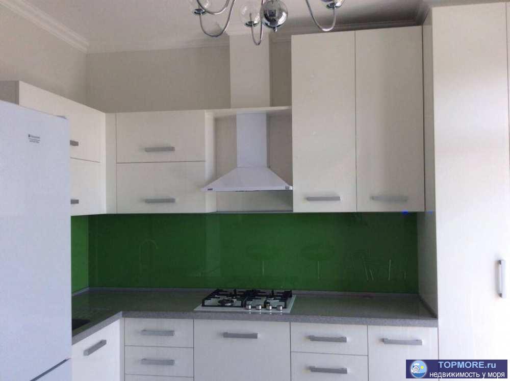 Квартира с новым ремонтом и мебелью, делали по дизайн проэкту люди из Москвы, денег не жалели. Шикарный вид на море!... - 1