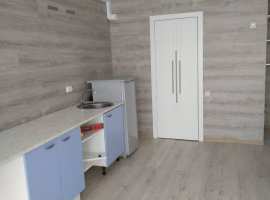 Студия полноценный первый этаж. Сделана отделка, мебель, всё новое,...