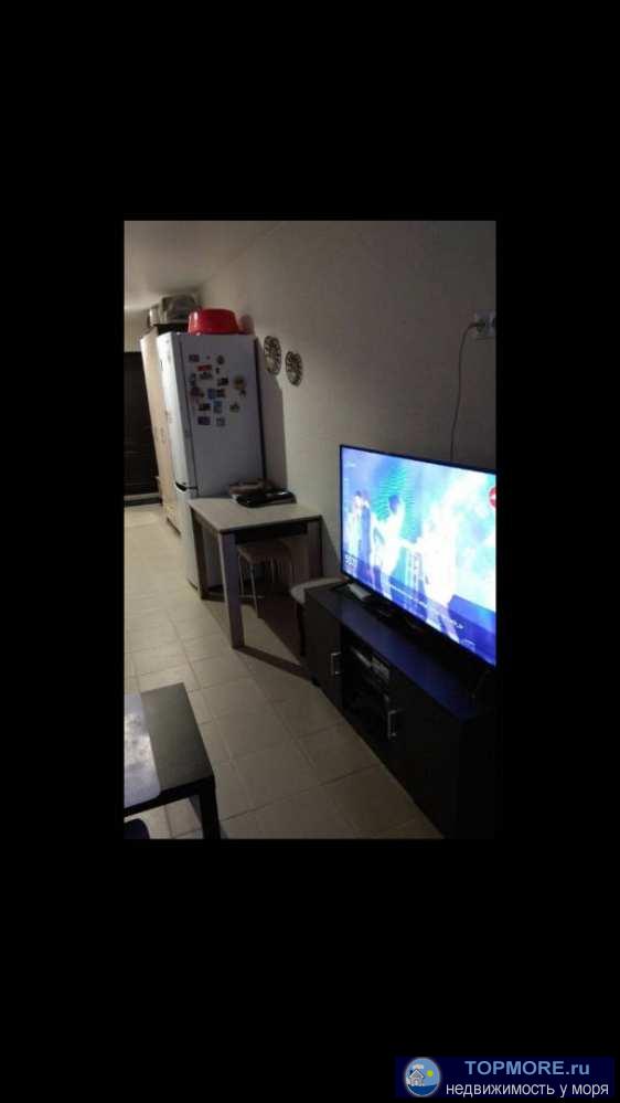 Свежий ремонт, студия 25 м2, санузел, со всем оборудованием, стиральная машина, кухня новая, электропанель,... - 2