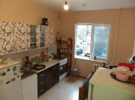 2-комнатная квартира 59м2 с ремонтом , санузел раздельный . Дом...