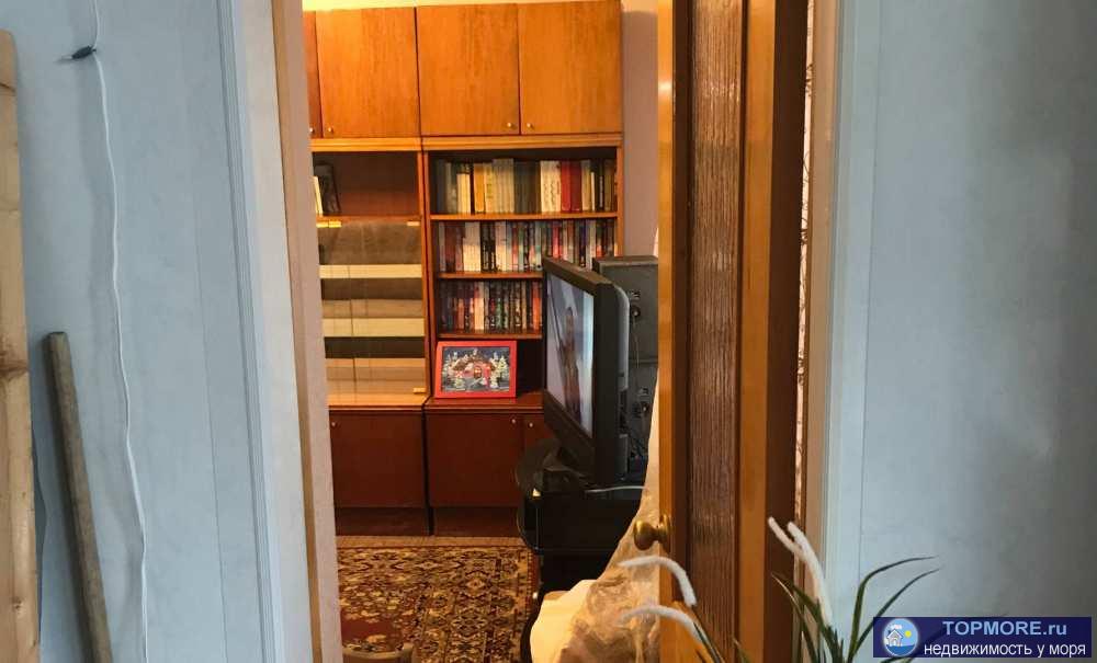 Уютная квартира, остается большая часть мебели, 2 холодильника, 2 сплита, кухня, газовая печь. Лоджия застеклена,...