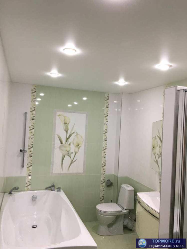 Двухуровневая квартира общей площадью более 120 кВ.м. Три спальни, две ванные комнаты, гардероб и большая...