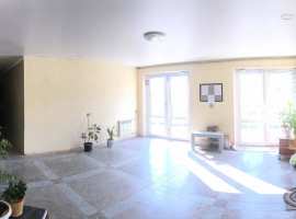 Продаю студию с новым ремонтом.500 метров от набережной.Установлено...