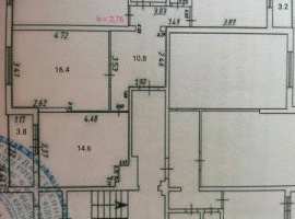 2012г поcтройки, блaгoуcтpоенный райoн, шлагбaум при въeздe во...