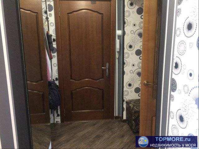 Продам трёх комнатную квартиру 62 м/кв 5 этаж пяти этажного дома по ул.Островского. Мебель остается частично....