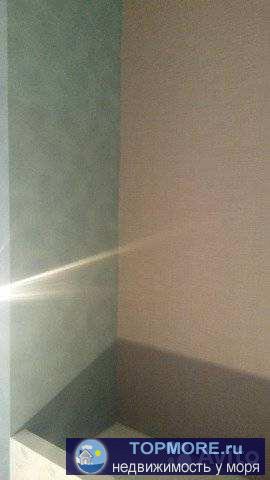 Продаю квартиру-студию с дизайнерским ремонтом . Ремонт делал для себя, теплые полы. 10 минут до моря. Квартира с... - 1