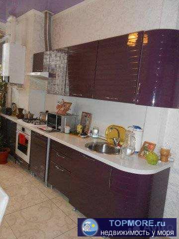 Продается просторная квартира в центре Геленджика,удобный этаж,клубный дом, в 5 минутах магнит,рестораны, магазины.в...