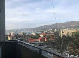 Продается трёхкомнатная квартира с видом на море (без ремонта) , 63...