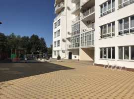 Продам просторную квартиру в тихом, но в тоже время центральном...