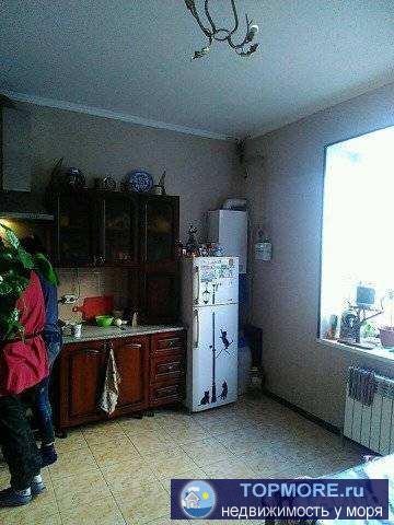 Лоджия застеклена, есть свой двор, виноградная беседка, скважина. Рядом почта, детский садик, медпункт, магазины,...