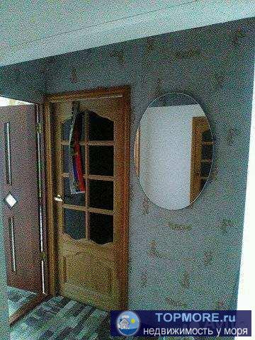 Лоджия застеклена, есть свой двор, виноградная беседка, скважина. Рядом почта, детский садик, медпункт, магазины,... - 1