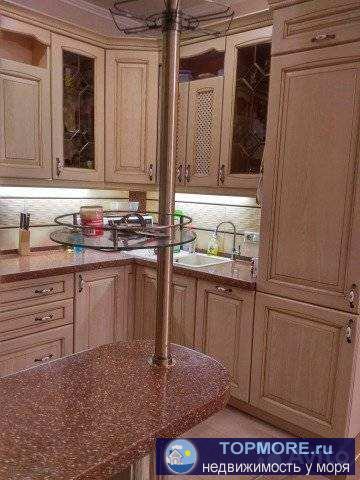 Продам великолепную квартиру. 4 комнаты в престижном районе города Геленджик по улице Красногвардейская - до моря и... - 2