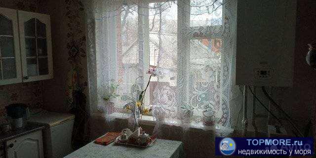 Продается трехкомнатная квартира ( 58 кв.м.) на первом этаже (высокий цоколь) двухэтажного дома с отдельным входом... - 2