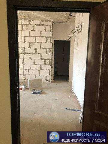 Продаётся 2х комнатная квартира 7/8 этаж, в новом сданом жилом комплексе , в квартире выполнены все черновые работы...