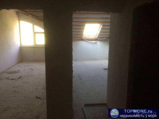 Продам мансарду по ул. Островского 149а. 8/8 этаж. Квартира под чистовую отделку, высота потолков 3.10.м. самая... - 2