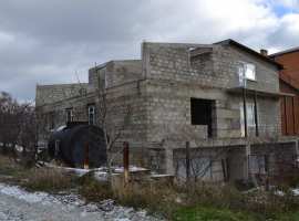 Продается недостроенный дом в центре мкр. Голубая бухта. Цокольный...