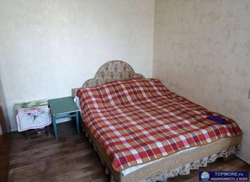 Дом с частичным ремонтом. Вблизи комплекс магазинов,аптека, почта, детский сад, спорт площадка, тренажёры