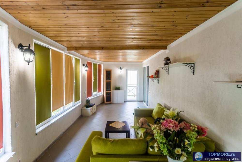 Продаётся трёх этажный коттедж, в цоколе еще 100м2 (подвал, котельная, хоз блок, автополив итд.) В доме 8 спален, 4... - 1