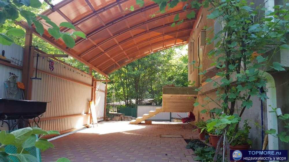 Продается уютный и добротный дом  площадью 250 кв.м. на участке 8 соток. Дом расположен в 15 минутах езды от г.... - 1